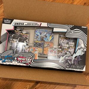Pokémon TCG: Unova Heavy Hitters Premium Collection Black Bolt & White Flare Box